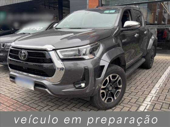 TOYOTA HILUX 2.8 D-4D TURBO DIESEL CD SRX 4X4 AUTOMÁTICO TOYOTA HILUX 2.8 D-4D TURBO DIESEL CD SRX 4X4 AUTOMÁTICO